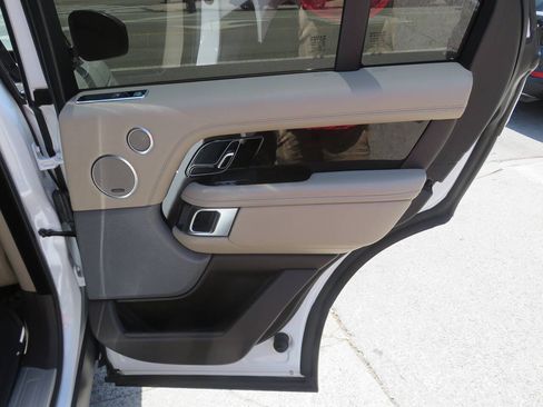 Used 2018 Land Rover Range Rover HSE AWD/4WD image 32