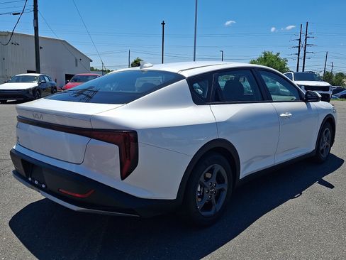 New 2026 Kia K4 FWD image 3