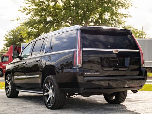 Used 2016 Cadillac Escalade ESV Luxury AWD/4WD image 11
