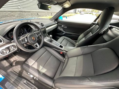 Used 2025 Porsche 718 Cayman image 8