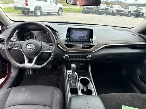 Used 2023 Nissan Altima 2.5 SV FWD image 25