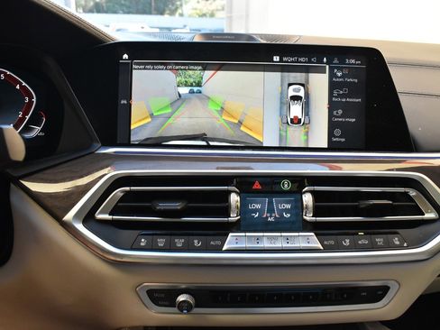 Used 2020 BMW X6 xDrive40i w/ Executive Package image 32