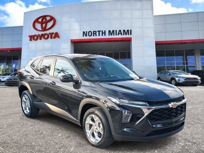 Used 2024 Chevrolet Trax LS w/ LS Convenience Package