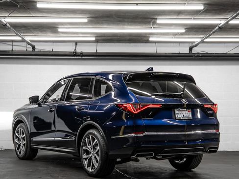 Certified 2023 Acura MDX FWD w/ Technology Package image 3
