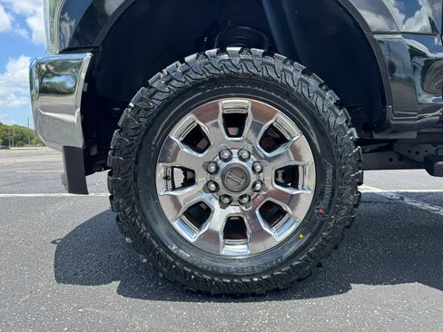 Used 2018 Ford F250 Lariat w/ Lariat Ultimate Package AWD/4WD image 10