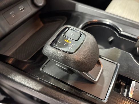 Used 2023 Nissan Rogue SV image 31