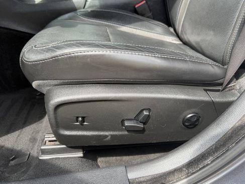 Used 2016 Dodge Charger R/T RWD image 5