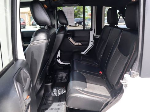 Used 2016 Jeep Wrangler Unlimited Sahara AWD/4WD image 16