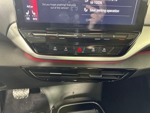 Used 2023 Volkswagen ID.4 Pro S image 23