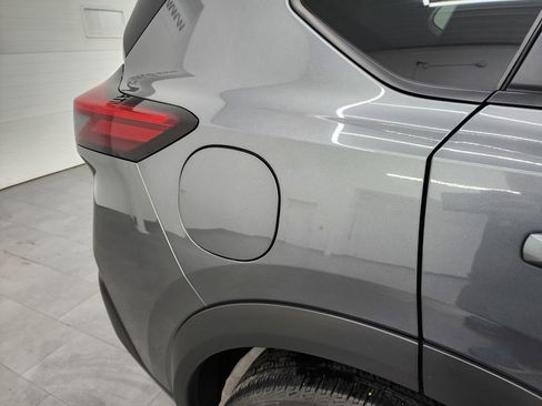 Used 2023 Nissan Rogue SV image 25