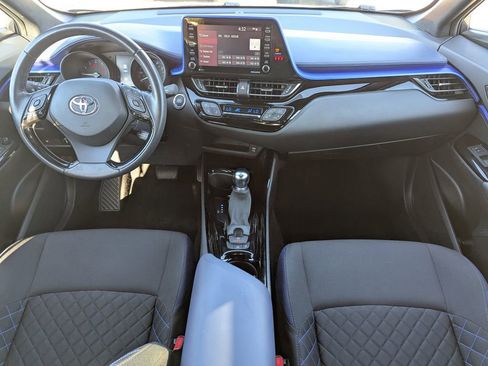 Used 2022 Toyota C-HR XLE image 10