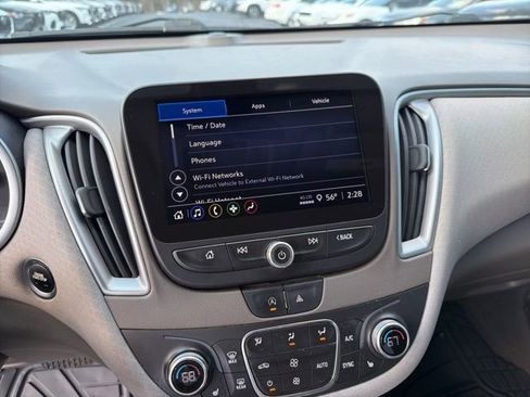 Used 2022 Chevrolet Malibu LT image 22