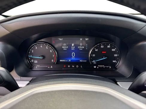Used 2023 Ford Explorer XLT w/ Equipment Group 202A AWD/4WD image 16