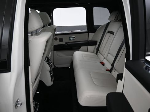 Certified 2022 Rolls-Royce Cullinan w/ Dark Exterior Package AWD/4WD image 26