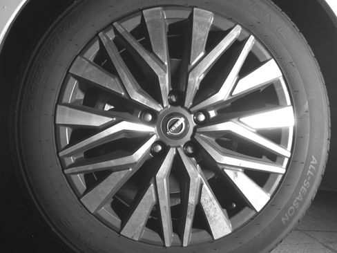 Used 2025 Nissan Altima 2.5 SV image 12