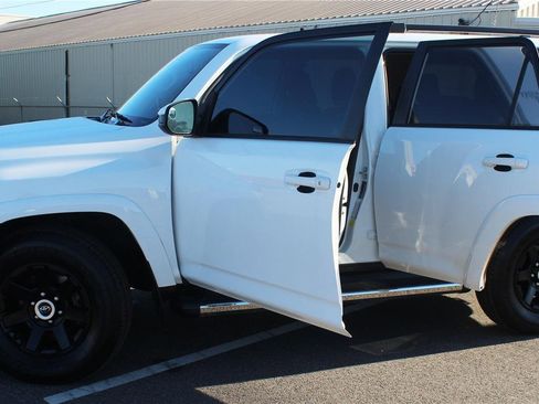 Used 2022 Toyota 4Runner TRD Off-Road image 3