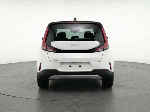 Used 2025 Kia Soul LX w/ LX Technology Package image 7