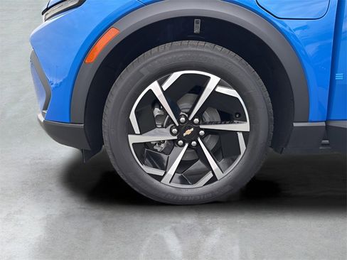 New 2026 Chevrolet Equinox EV LT image 38