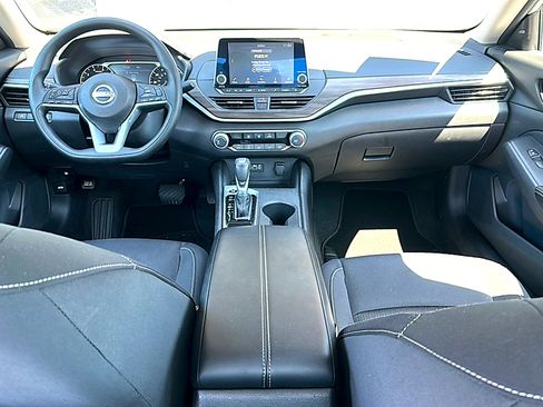 Used 2025 Nissan Altima 2.5 SV FWD image 20