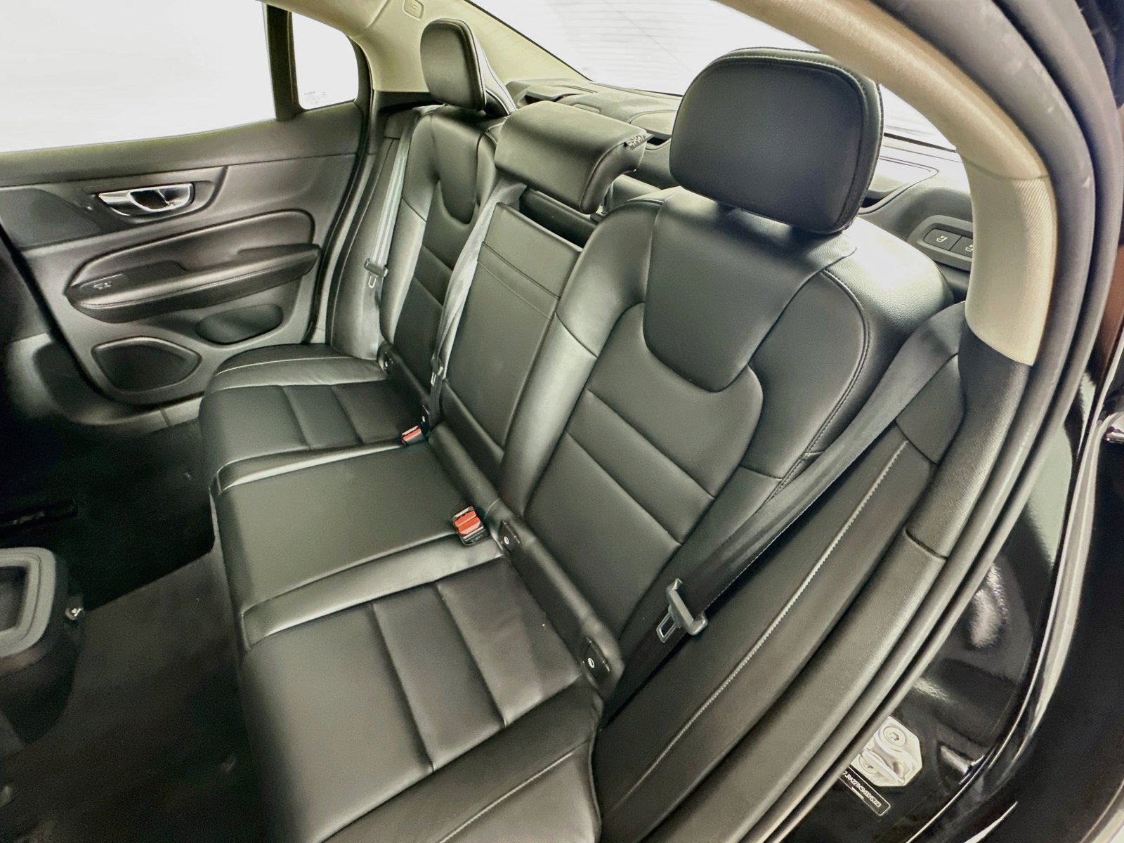 Used 2019 Volvo S60 T6 Momentum w/ Multimedia Package AWD/4WD image 35
