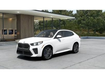 New 2025 BMW X2 xDrive28i w/ Premium Package