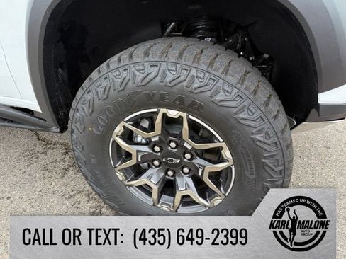 New 2026 Chevrolet Colorado ZR2 w/ Off-Road Front Bumper Package AWD/4WD image 10