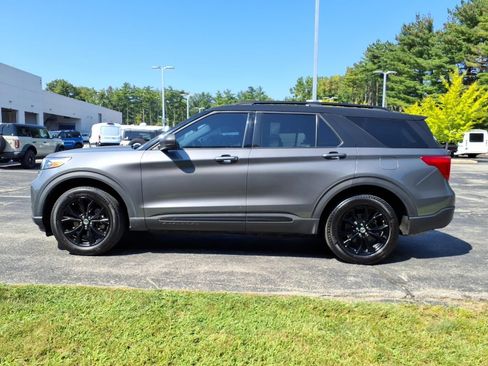Used 2021 Ford Explorer XLT w/ Equipment Group 202A AWD/4WD image 6