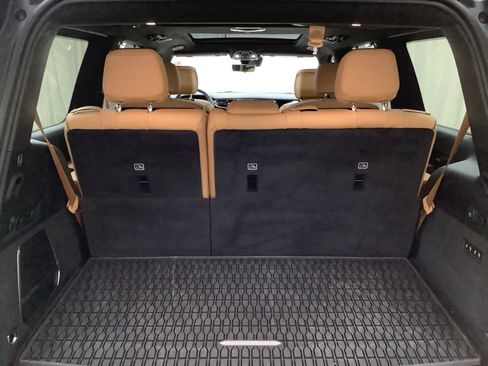 Certified 2025 Jeep Grand Wagoneer Series III w/ Quick Order Packagew 28T AWD/4WD image 8