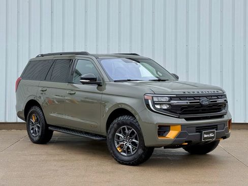 Used 2025 Ford Expedition Tremor image 8