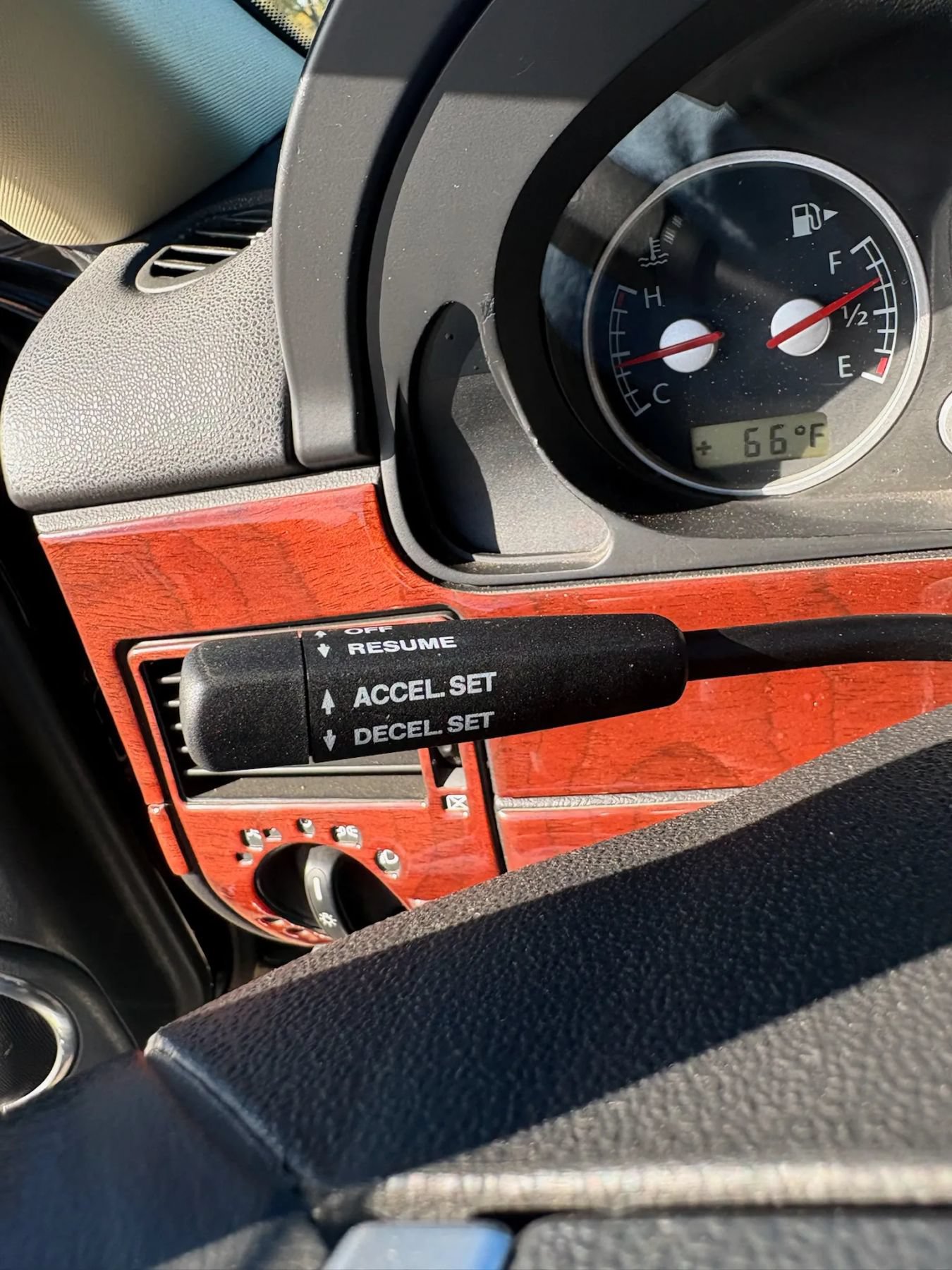 Used 2005 Chrysler Crossfire SRT-6 RWD image 16