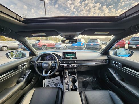 Used 2023 Honda Civic Sport Touring image 9