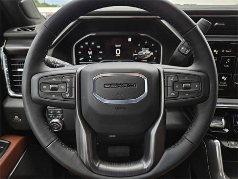 New 2025 GMC Sierra 2500 Denali Ultimate image 9