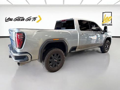 Used 2024 GMC Sierra 2500 AT4 w/ Technology Package AWD/4WD image 5