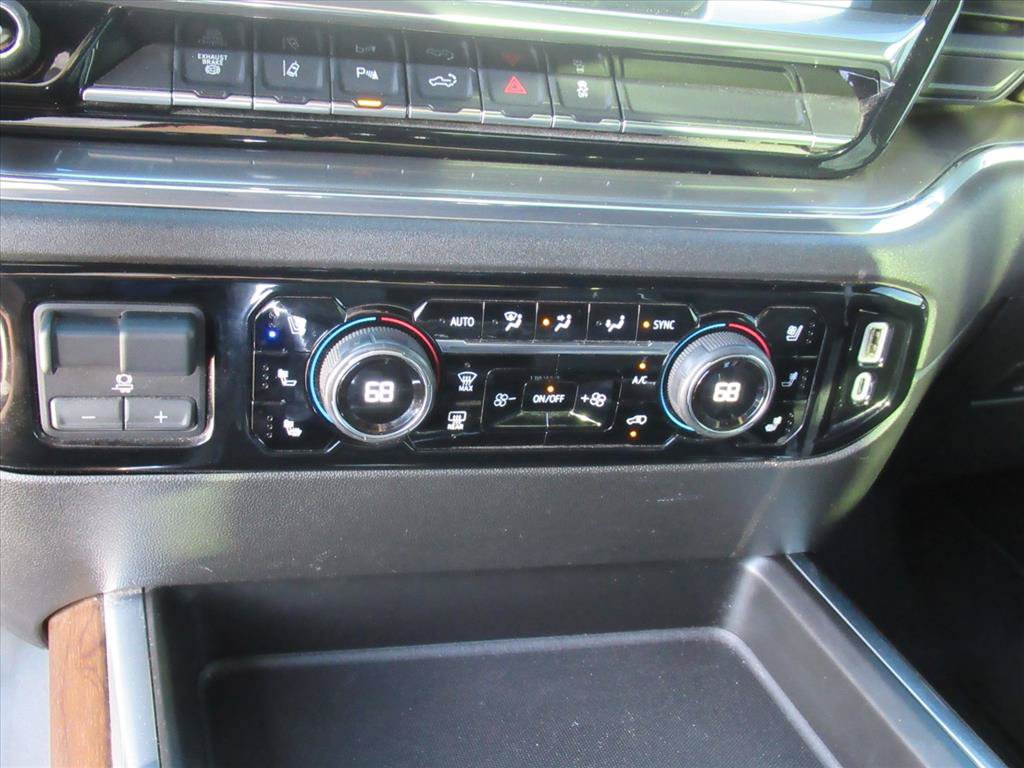 Used 2024 Chevrolet Silverado 2500 High Country w/ Technology Package AWD/4WD image 26
