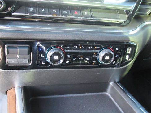 Used 2024 Chevrolet Silverado 2500 High Country w/ Technology Package image 26