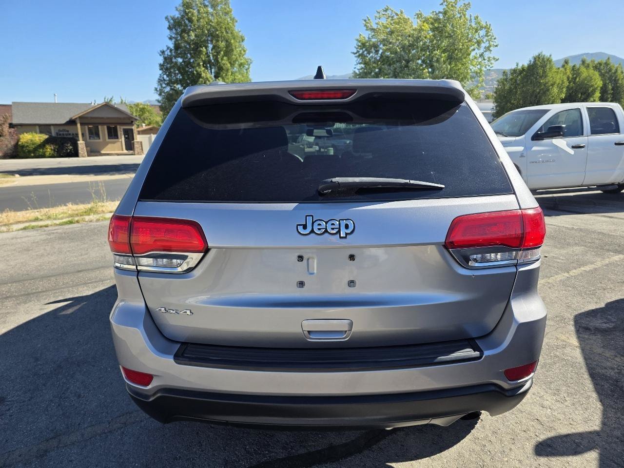 Used 2014 Jeep Grand Cherokee Laredo AWD/4WD image 5