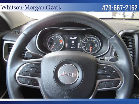 Used 2019 Jeep Cherokee Latitude Plus FWD image 36
