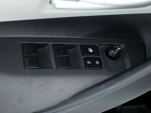 Used 2021 Toyota Corolla LE image 21