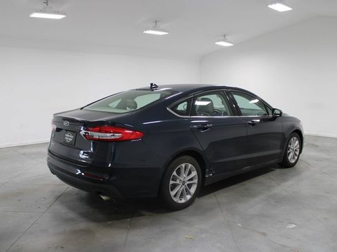 Used 2020 Ford Fusion SE FWD image 8