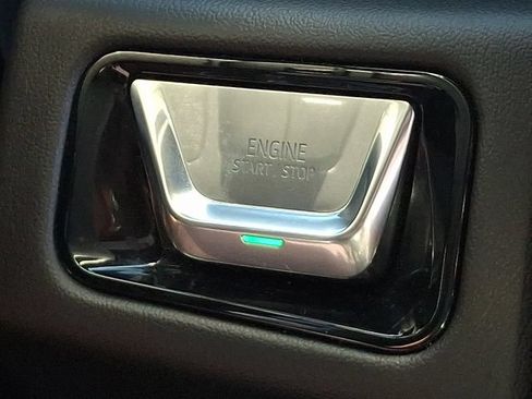 Used 2025 GMC Yukon Denali AWD/4WD image 16
