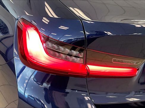 Used 2020 BMW 330i Sedan w/ Convenience Package RWD image 26