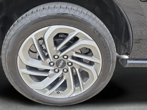 Used 2025 Lincoln Navigator Reserve AWD/4WD image 18