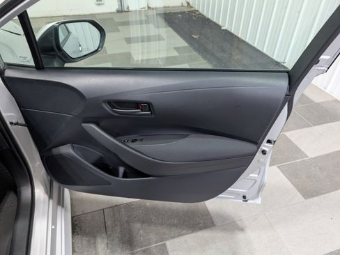 Used 2025 Toyota Corolla LE image 26