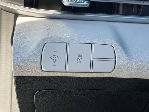 New 2026 Hyundai Elantra Limited FWD image 29