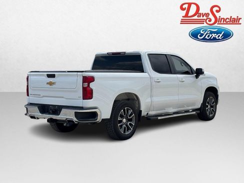 Used 2023 Chevrolet Silverado 1500 LT w/ Z71 Off-Road Package AWD/4WD image 7