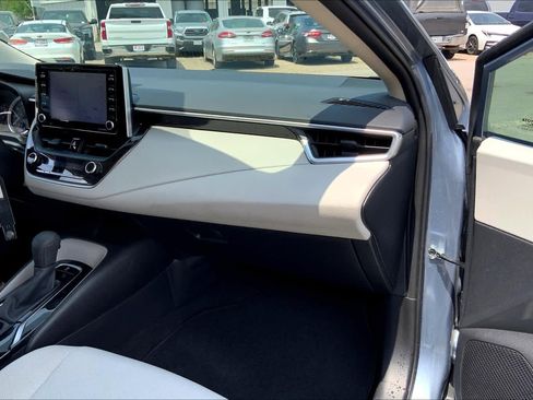 Used 2021 Toyota Corolla LE image 17