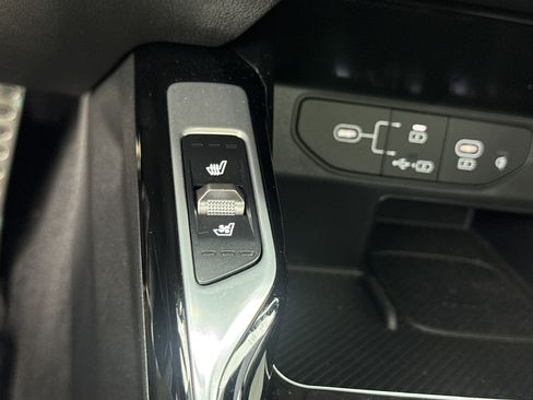 Certified 2025 Kia Sorento SX image 34