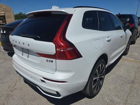 Used 2025 Volvo XC60 B5 Plus image 2