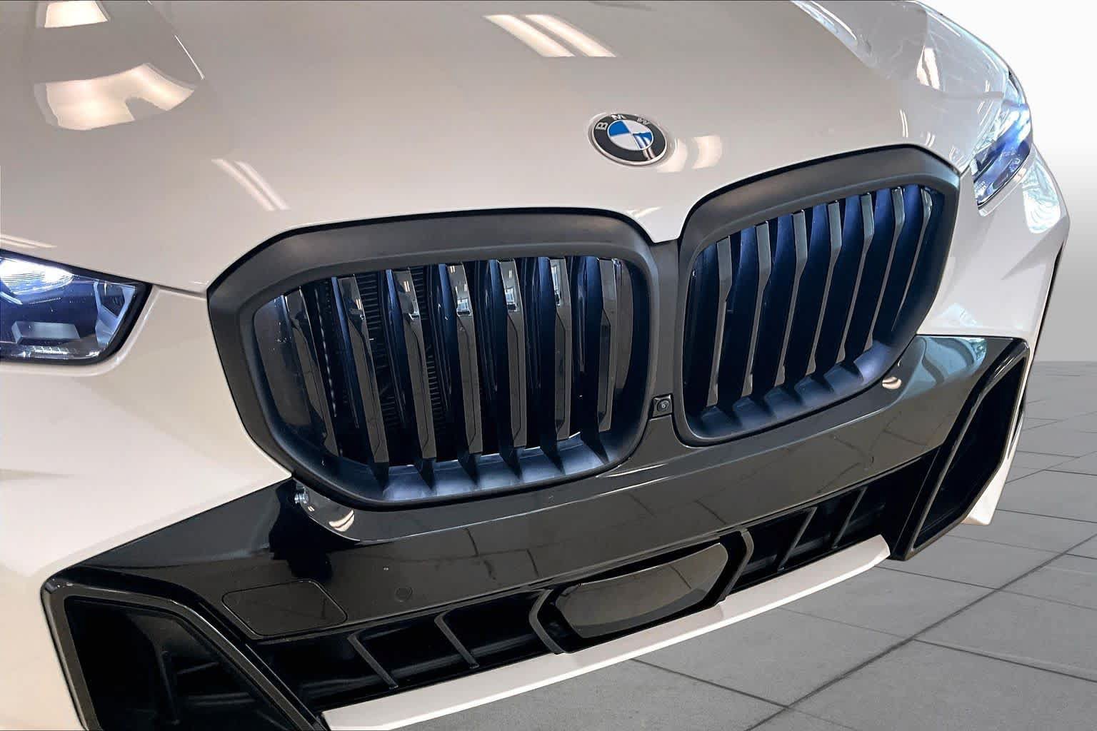 Used 2024 BMW X5 sDrive40i w/ M Sport Package RWD image 28