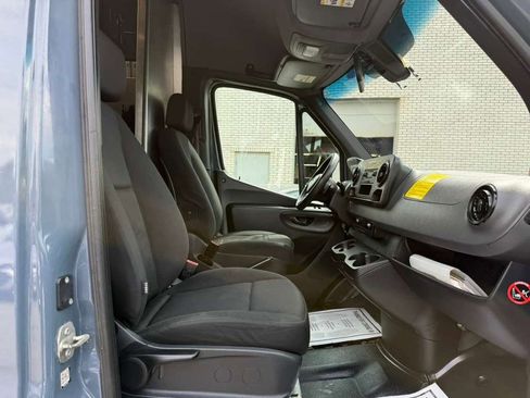 Used 2019 Mercedes-Benz Sprinter 144 image 25